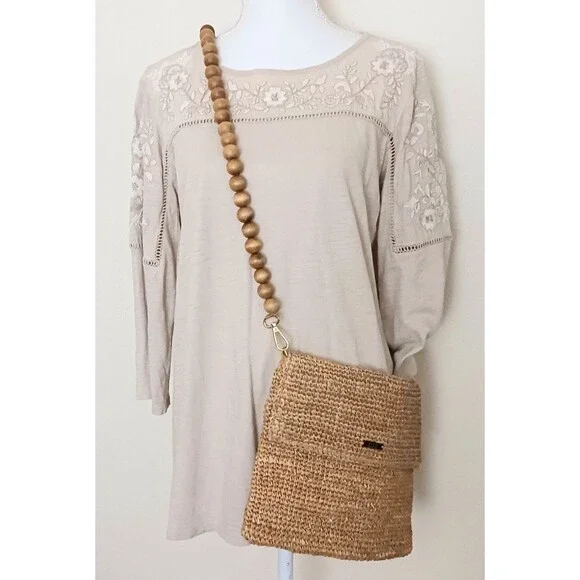 FILO Woven Straw Crossbody Flap Front Round Natural Wood Bead Strap - Picture 2 of 8